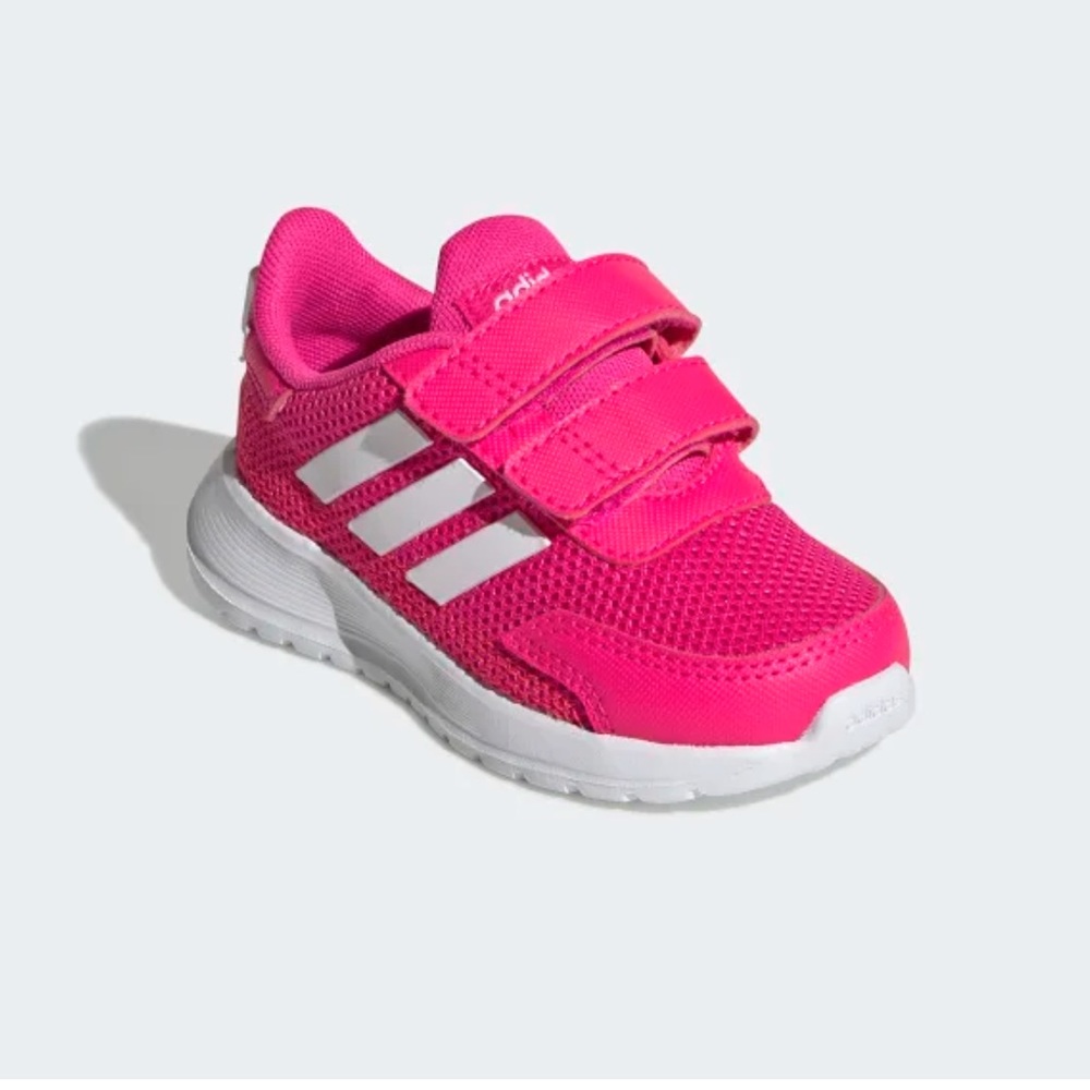 TENSAUR SHOES
INFANTS' ADIDAS SHOES WITH THE ICONIC 3-STRIPES.
